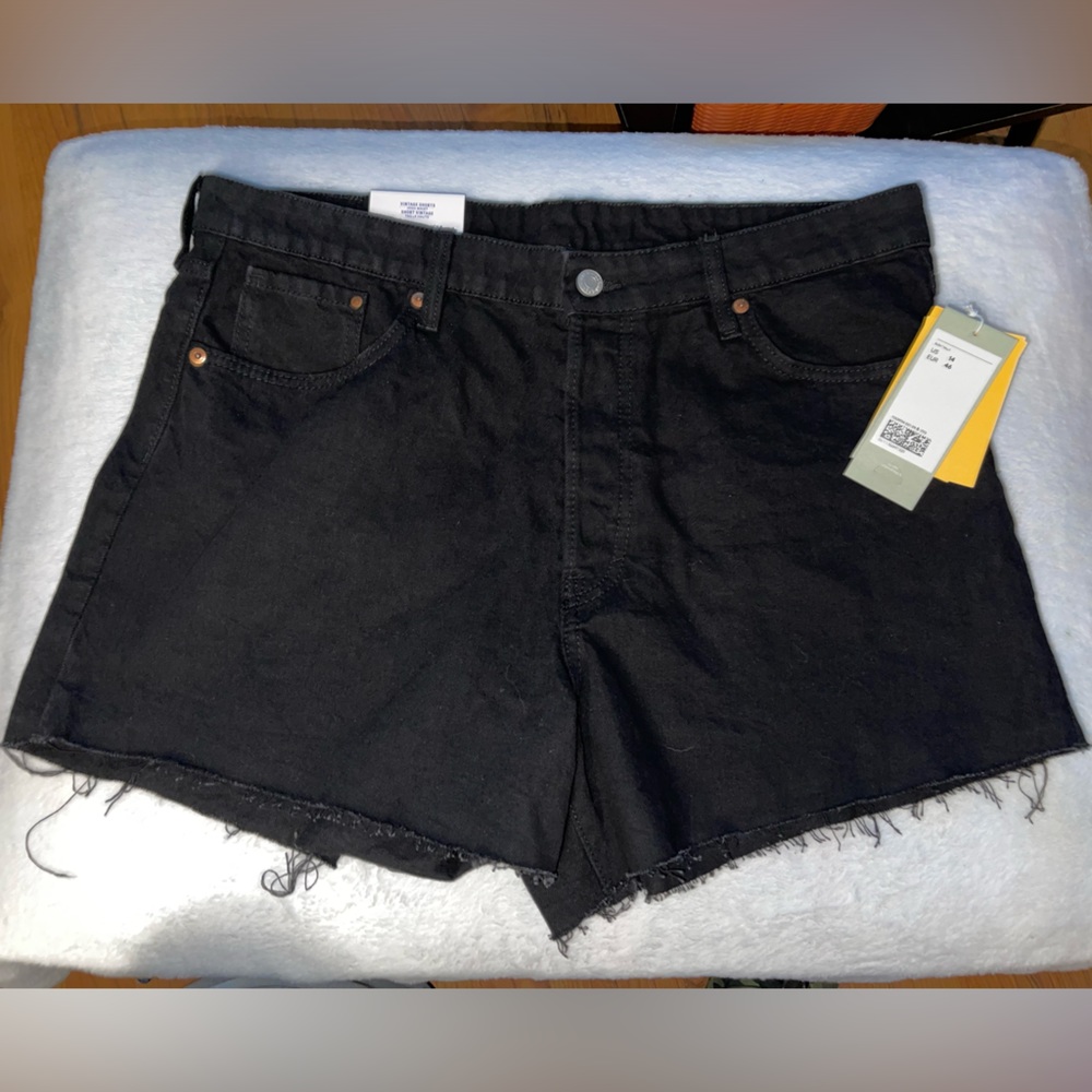 H&M black jean shorts NWT Size 14 High Waist Short Vintage